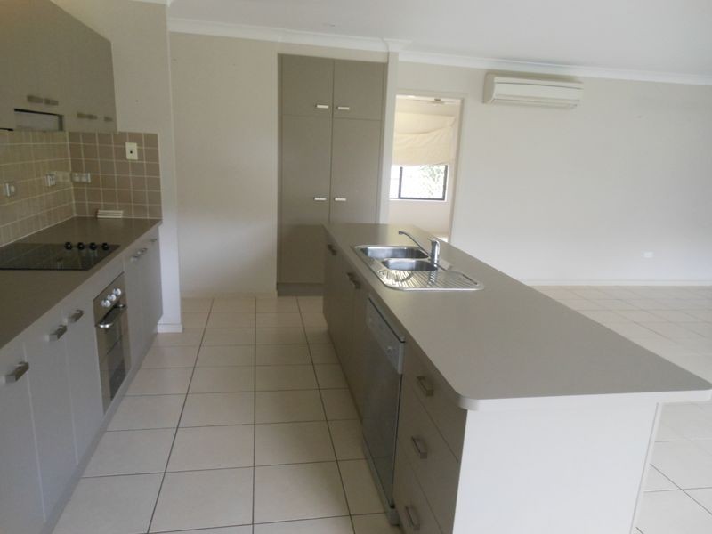 89 Gamburra Drive, Redlynch QLD 4870