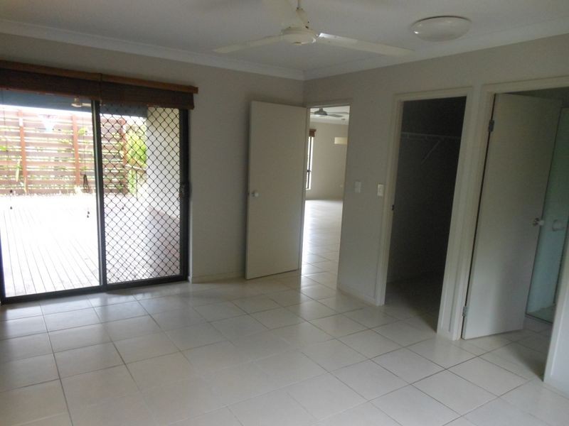 89 Gamburra Drive, Redlynch QLD 4870