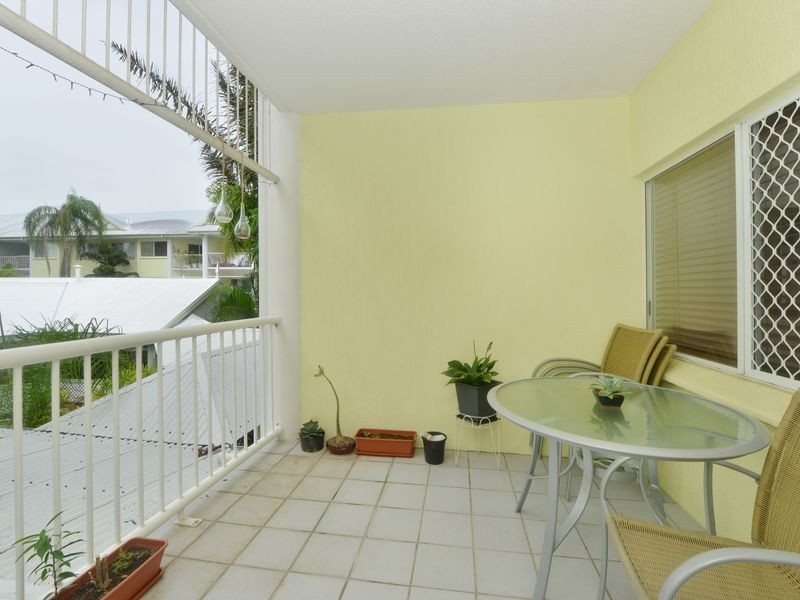 205 219 Mcleod Street, Cairns North QLD 4870