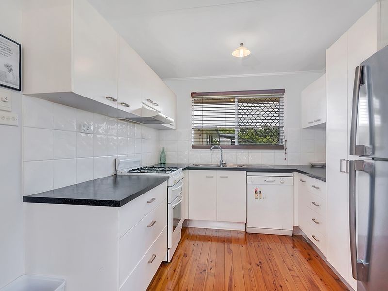 3 Brant Street, Manoora QLD 4870