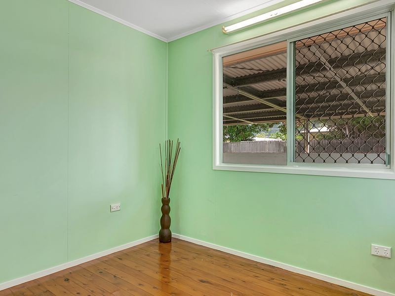 3 Brant Street, Manoora QLD 4870