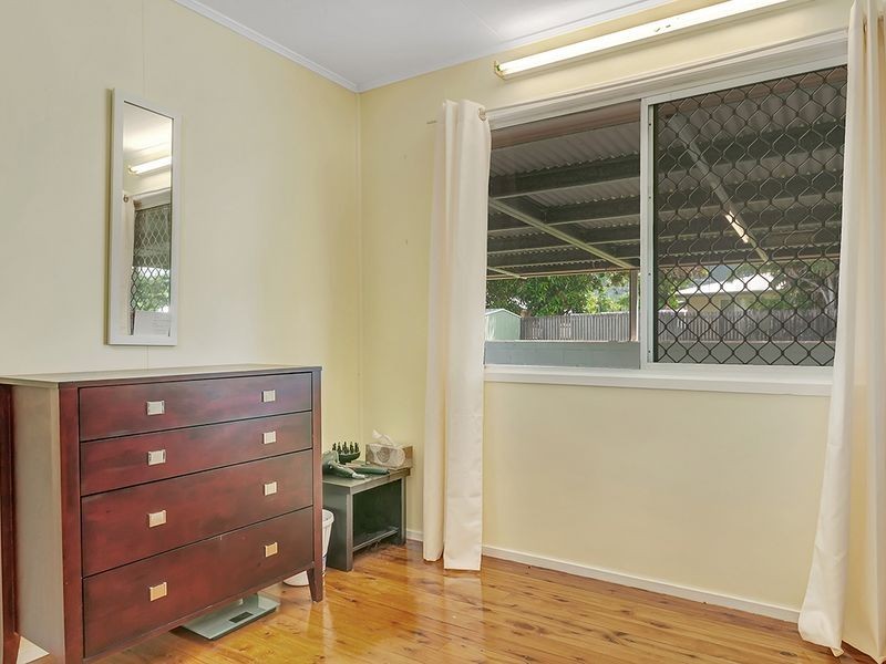 3 Brant Street, Manoora QLD 4870