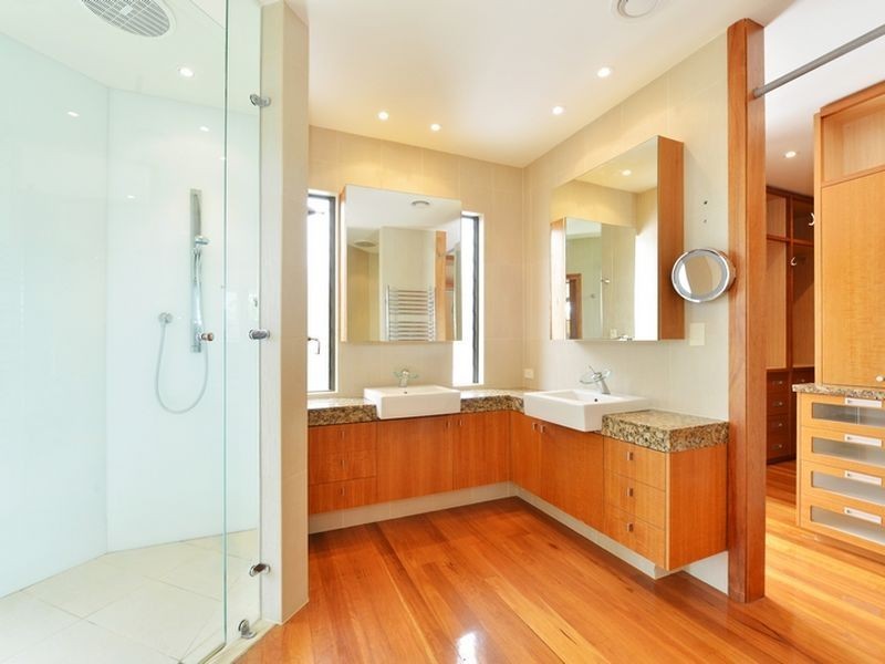 1 Koppen Terrace, Mooroobool QLD 4870