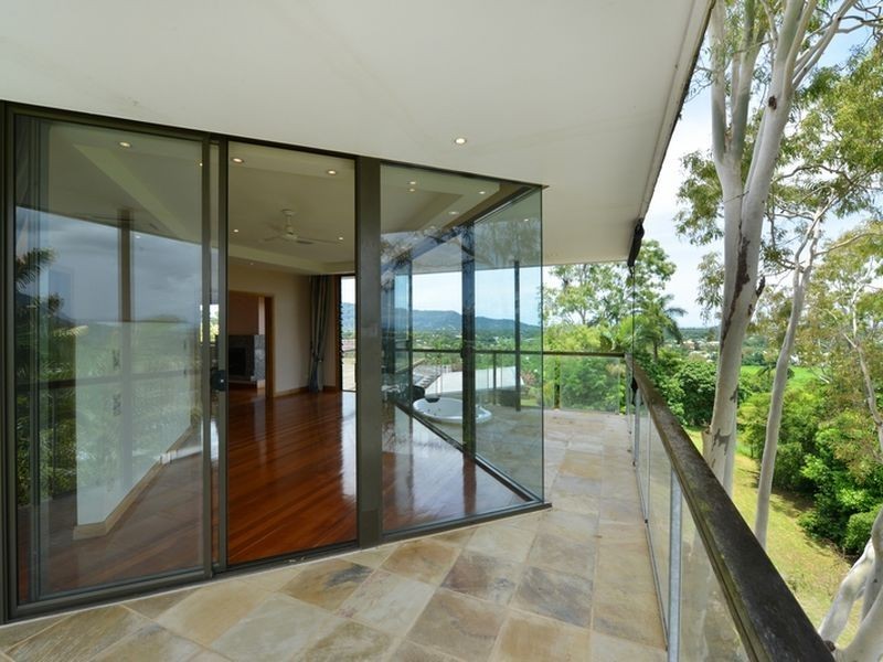 1 Koppen Terrace, Mooroobool QLD 4870