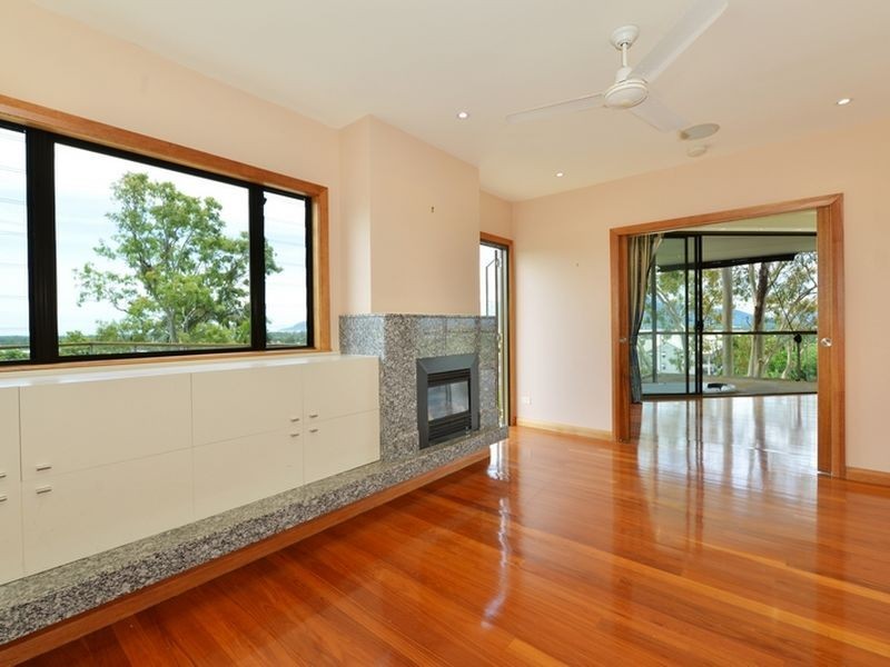 1 Koppen Terrace, Mooroobool QLD 4870