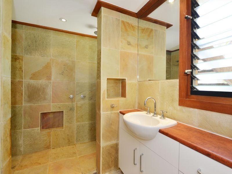 1 Koppen Terrace, Mooroobool QLD 4870