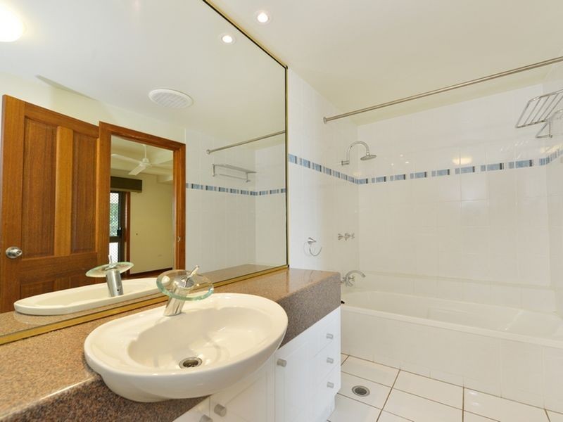 1 Koppen Terrace, Mooroobool QLD 4870