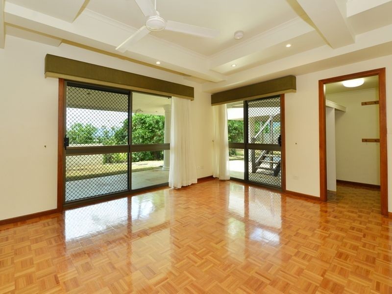 1 Koppen Terrace, Mooroobool QLD 4870