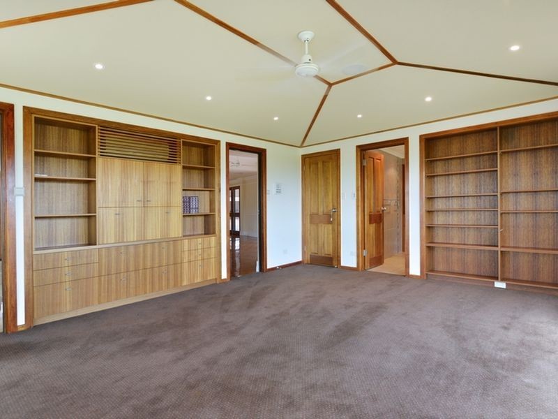 1 Koppen Terrace, Mooroobool QLD 4870