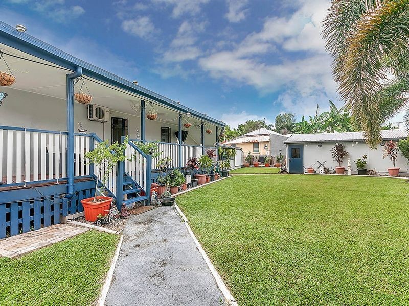 9 Casella Street, Earlville QLD 4870