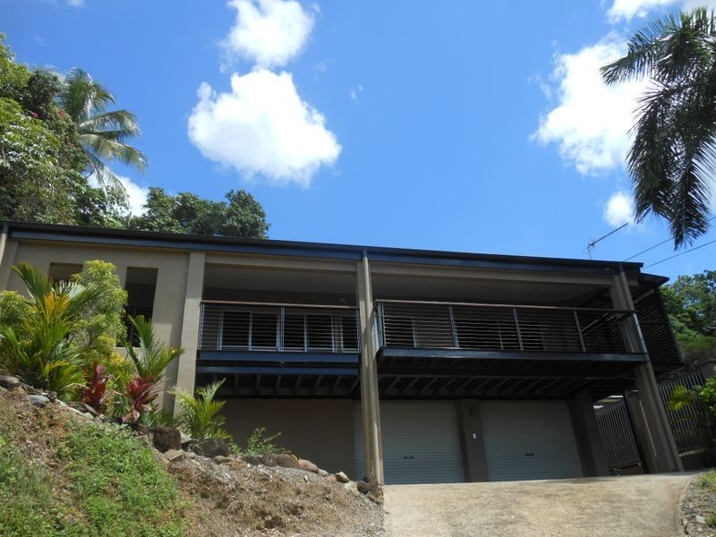 11 Panoramic Place, Whitfield QLD 4870