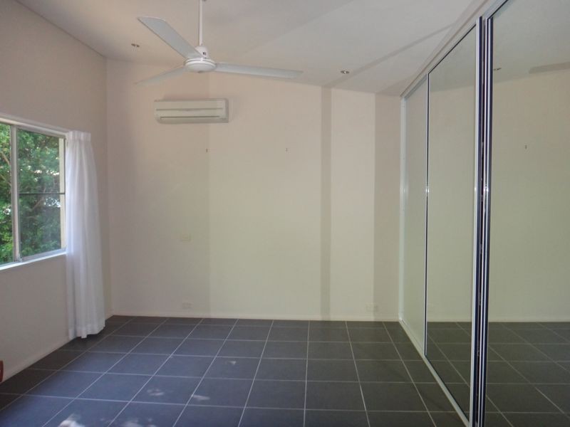 11 Panoramic Place, Whitfield QLD 4870