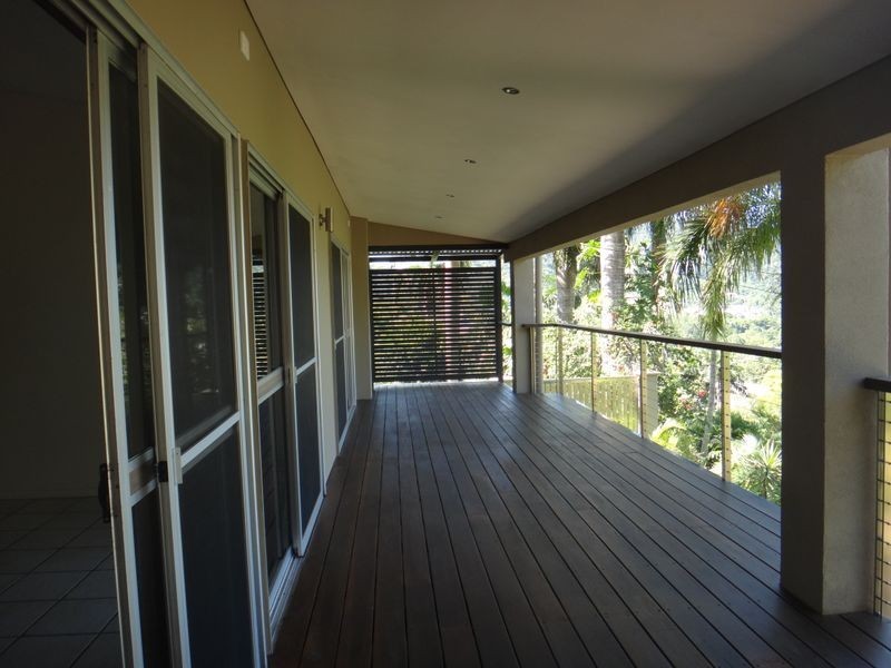 11 Panoramic Place, Whitfield QLD 4870