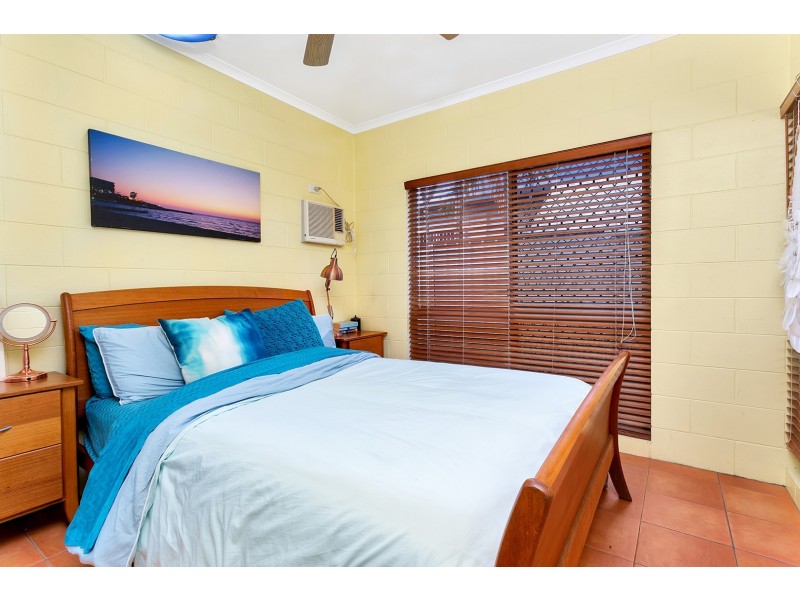 Unit 2/27 Brooks Street, Whitfield QLD 4870