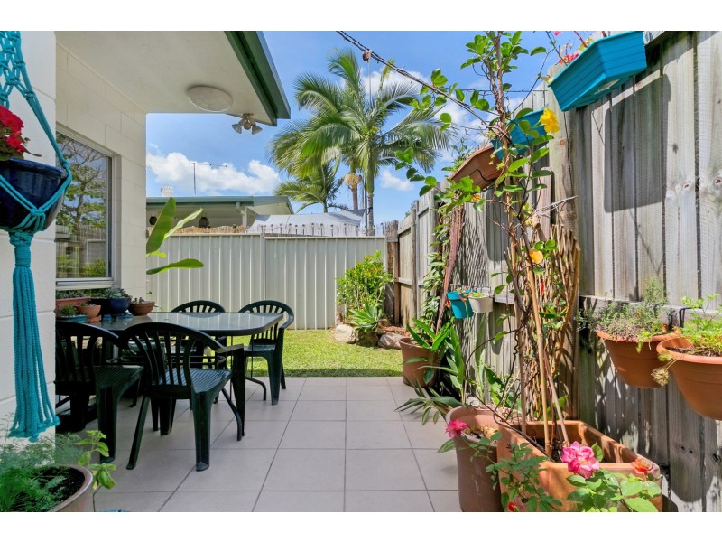 Unit 2/27 Brooks Street, Whitfield QLD 4870