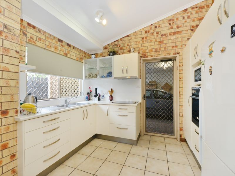 1/11 Moody Street, Manunda QLD 4870