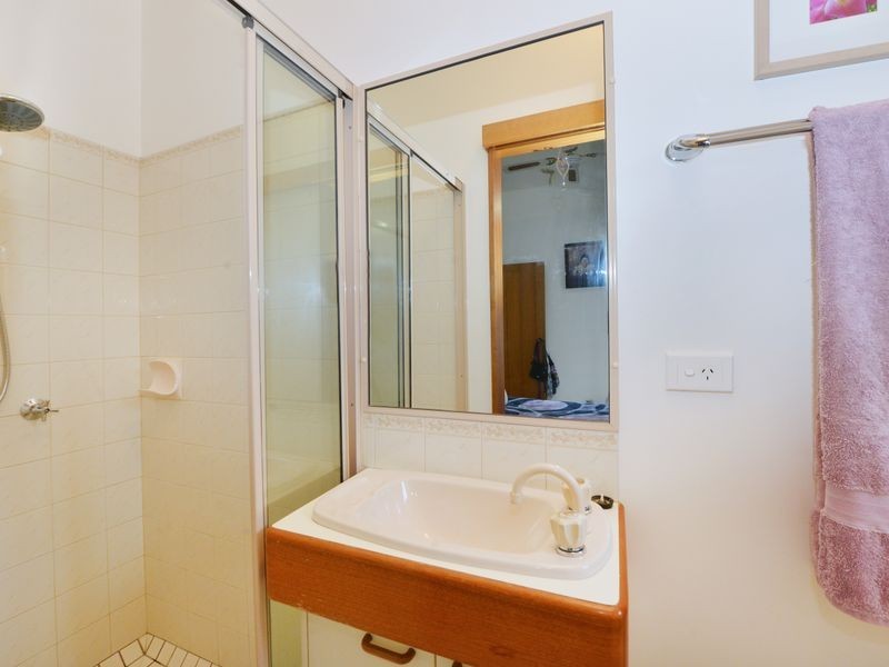 1/11 Moody Street, Manunda QLD 4870