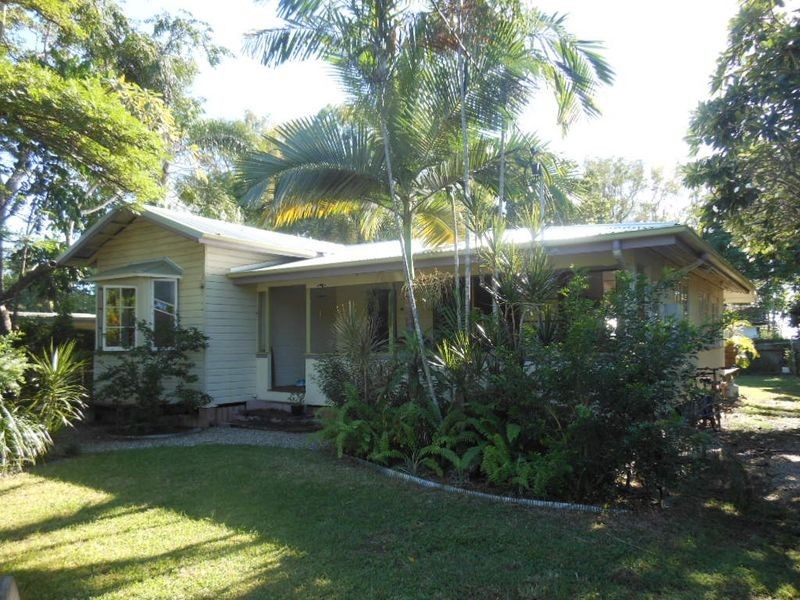 82 Marshall Street, Machans Beach QLD 4878