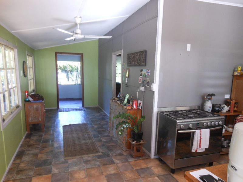 82 Marshall Street, Machans Beach QLD 4878