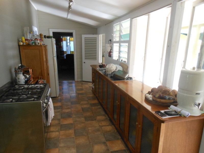 82 Marshall Street, Machans Beach QLD 4878
