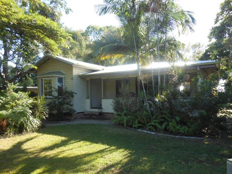 82 Marshall Street, Machans Beach QLD 4878