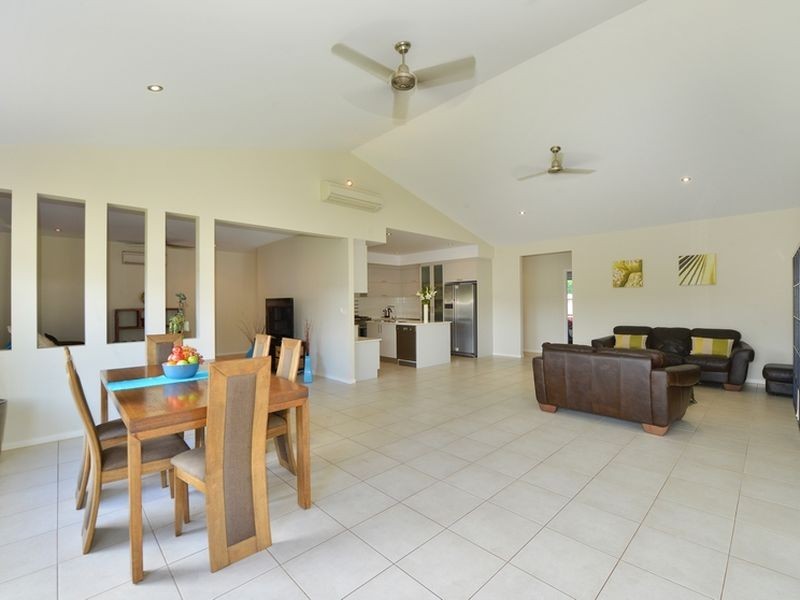 1 Catamaran Circuit, Trinity Beach QLD 4879