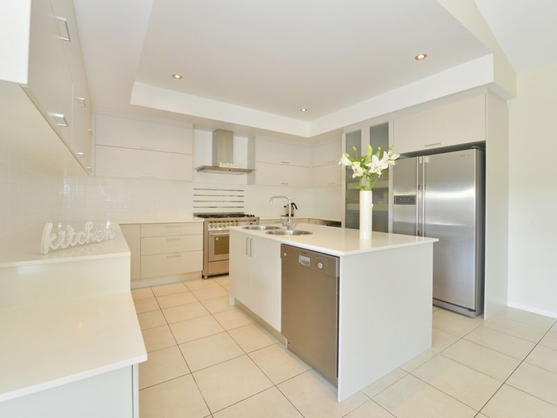 1 Catamaran Circuit, Trinity Beach QLD 4879