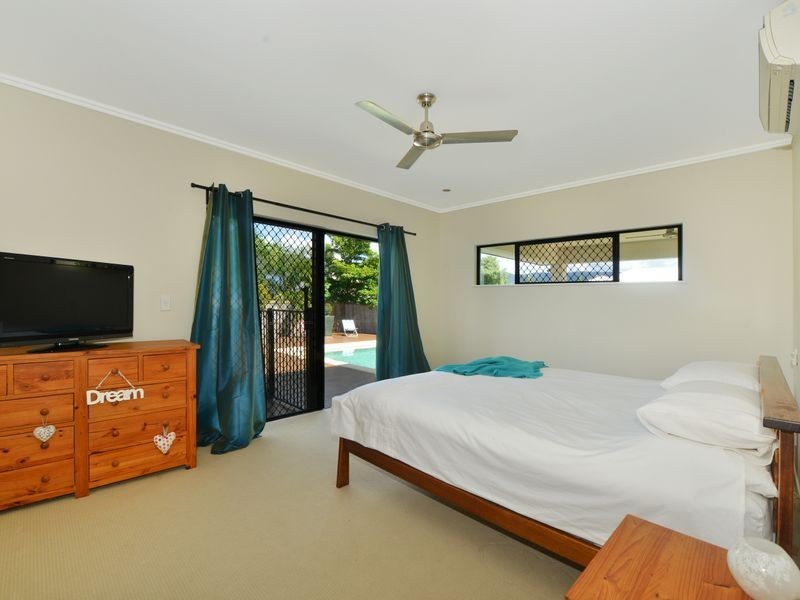 1 Catamaran Circuit, Trinity Beach QLD 4879