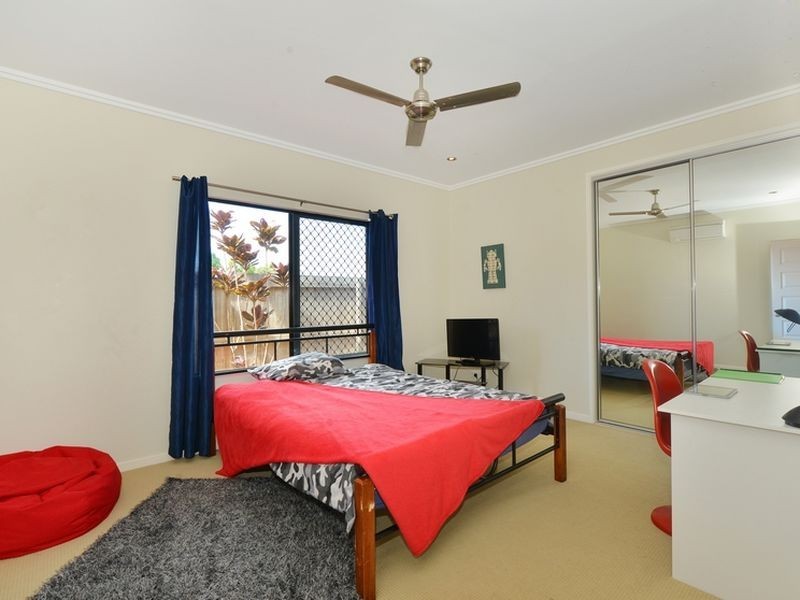 1 Catamaran Circuit, Trinity Beach QLD 4879