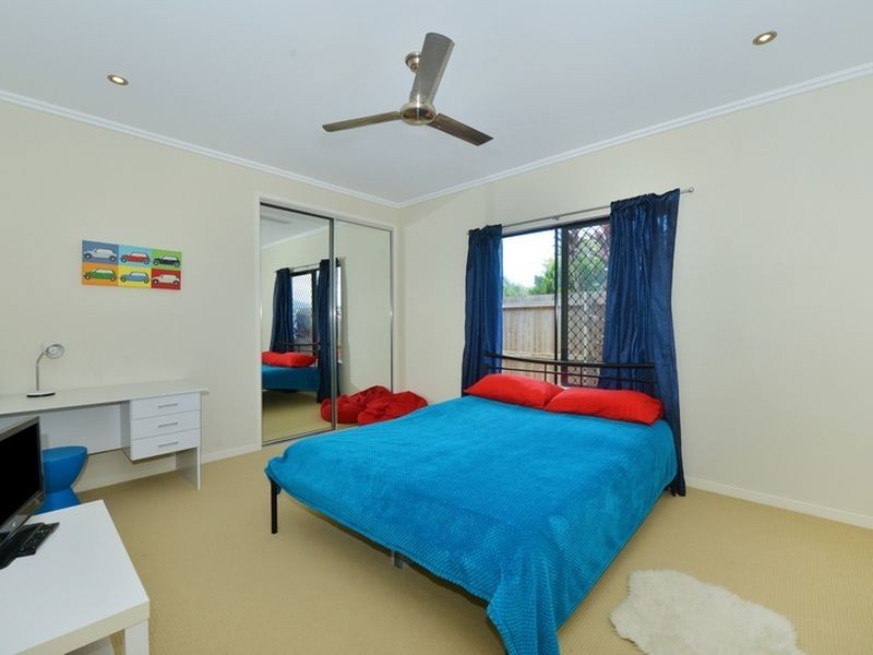 1 Catamaran Circuit, Trinity Beach QLD 4879