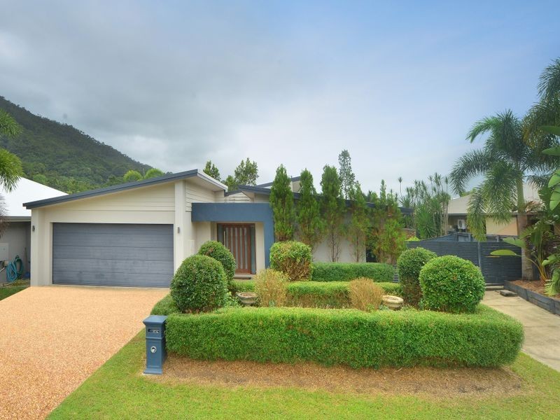 7 Davidson Close, Redlynch QLD 4870
