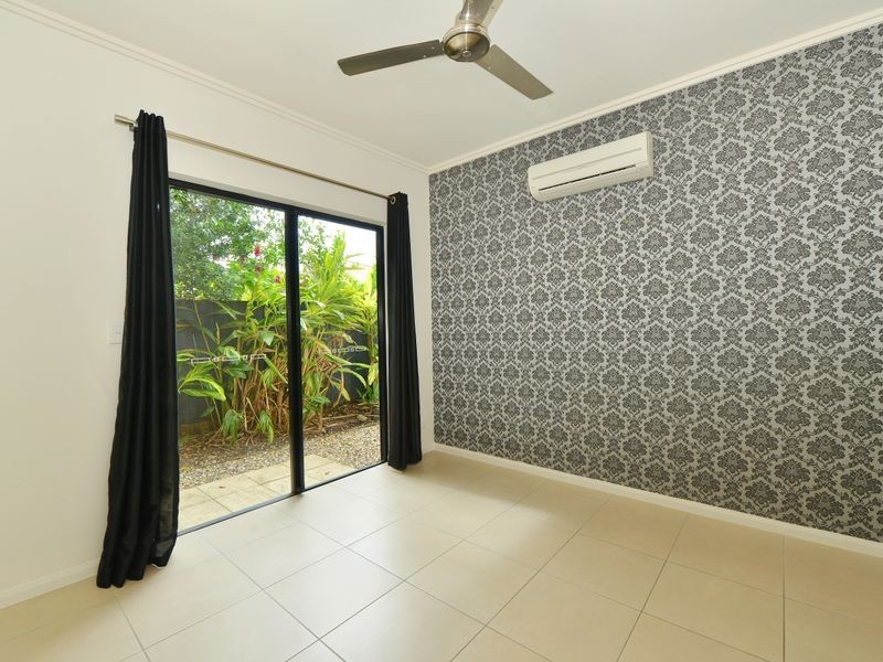 7 Davidson Close, Redlynch QLD 4870