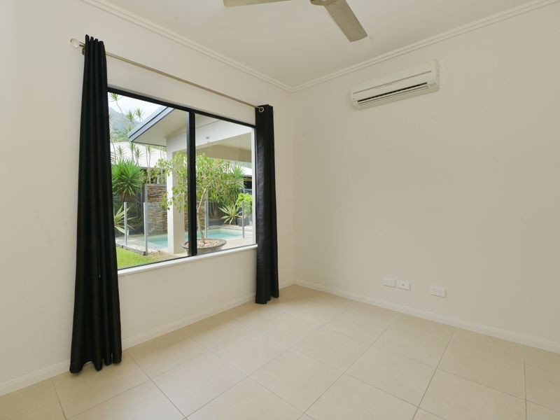 7 Davidson Close, Redlynch QLD 4870