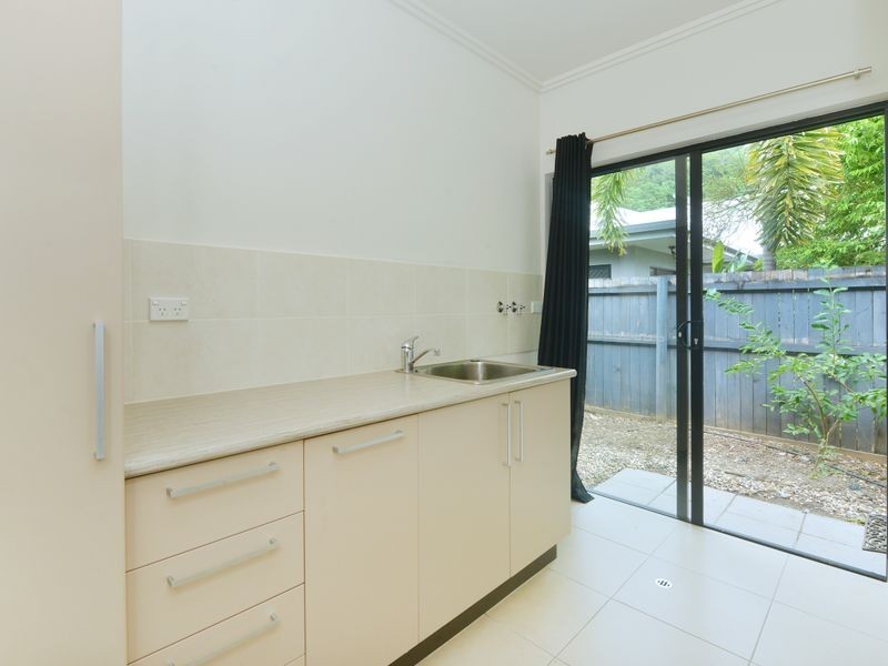 7 Davidson Close, Redlynch QLD 4870