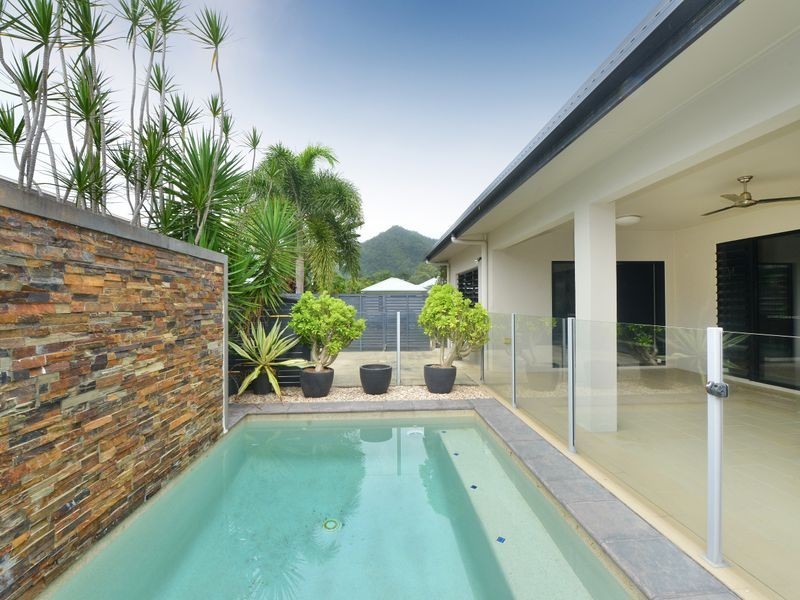 7 Davidson Close, Redlynch QLD 4870