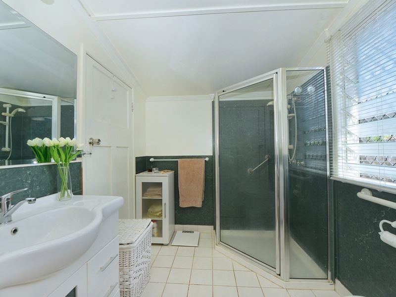 53 Marshall Street, Machans Beach QLD 4878