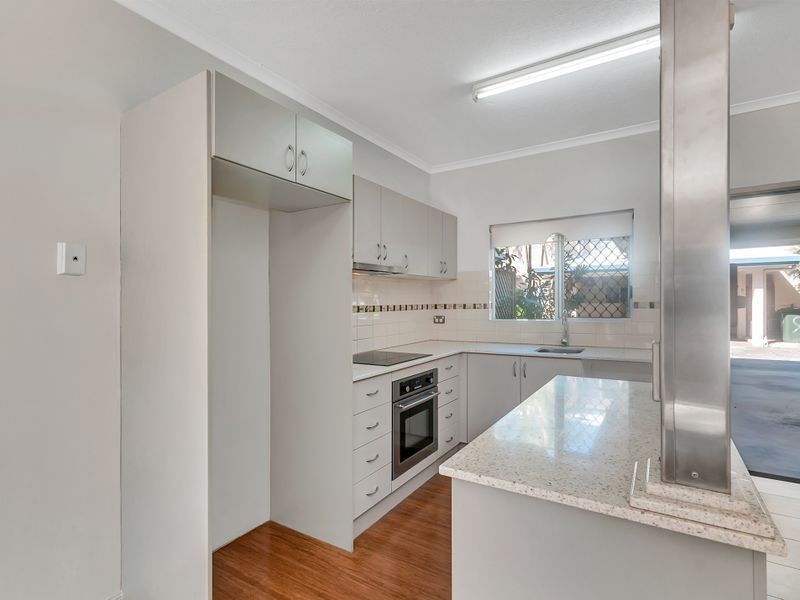 3 2 Grantala Street, Manoora QLD 4870