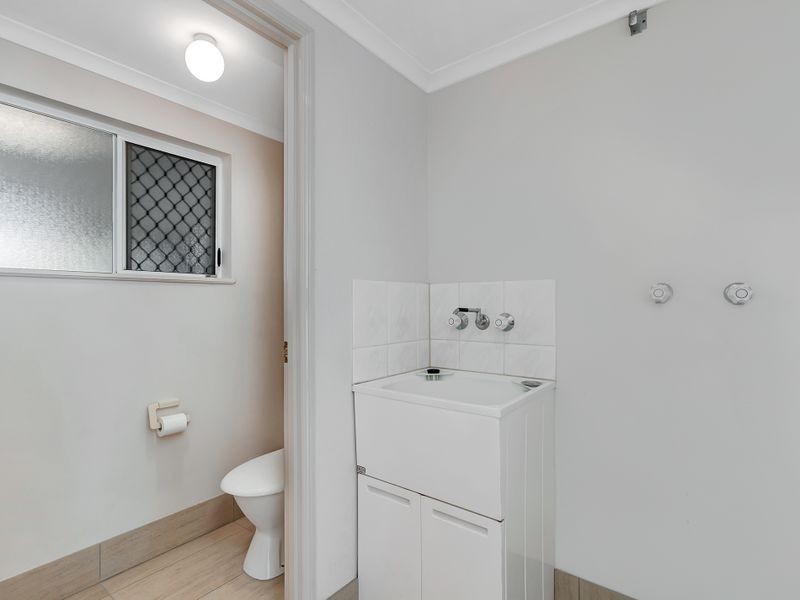 3 2 Grantala Street, Manoora QLD 4870