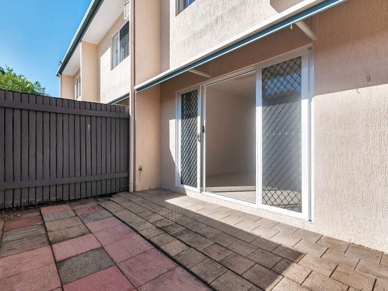 3 2 Grantala Street, Manoora QLD 4870