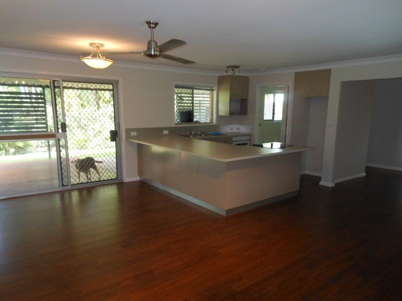 10 Wilcox Close, Manoora QLD 4870