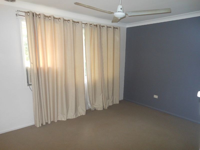 10 Wilcox Close, Manoora QLD 4870