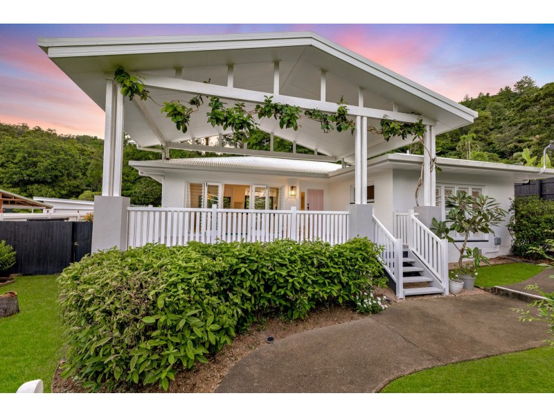 29 Fogarty Street, Whitfield QLD 4870