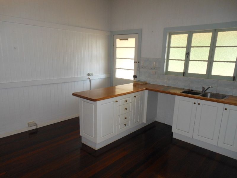 16 Atkinson Street, Manunda QLD 4870