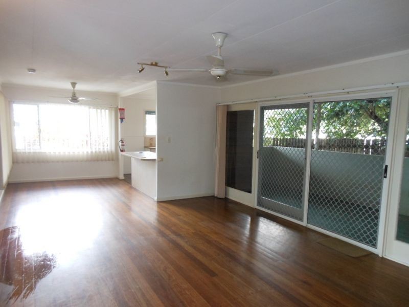 212 Greenslopes Street, Edge Hill QLD 4870