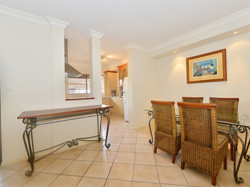 716/2 Greenslopes Street, Cairns North QLD 4870