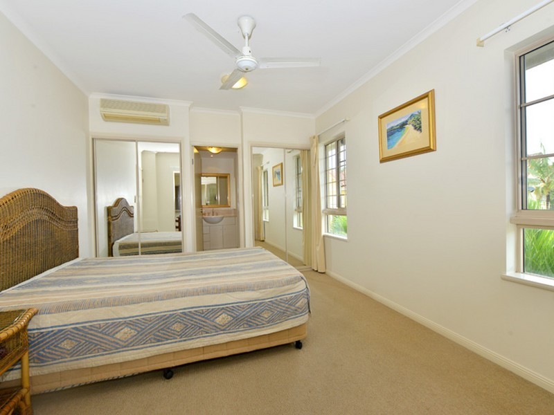 716/2 Greenslopes Street, Cairns North QLD 4870