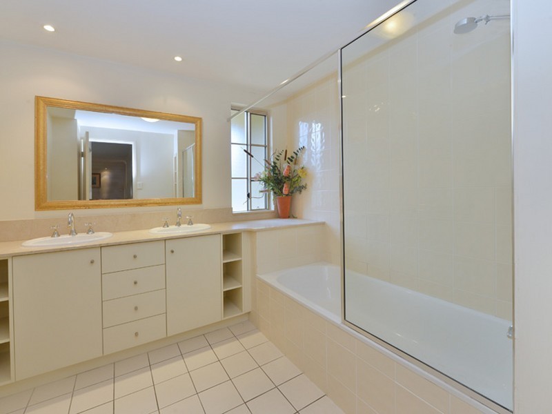 716/2 Greenslopes Street, Cairns North QLD 4870