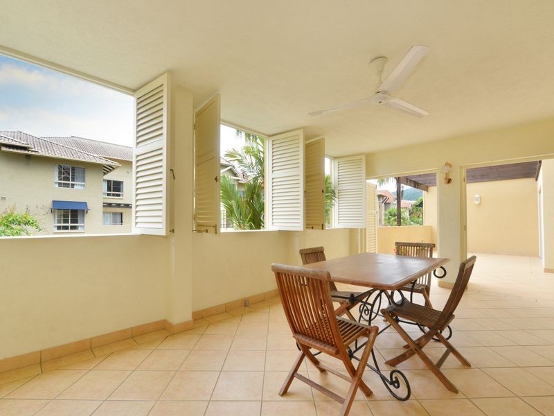 704/2 Greenslopes Street, Cairns North QLD 4870