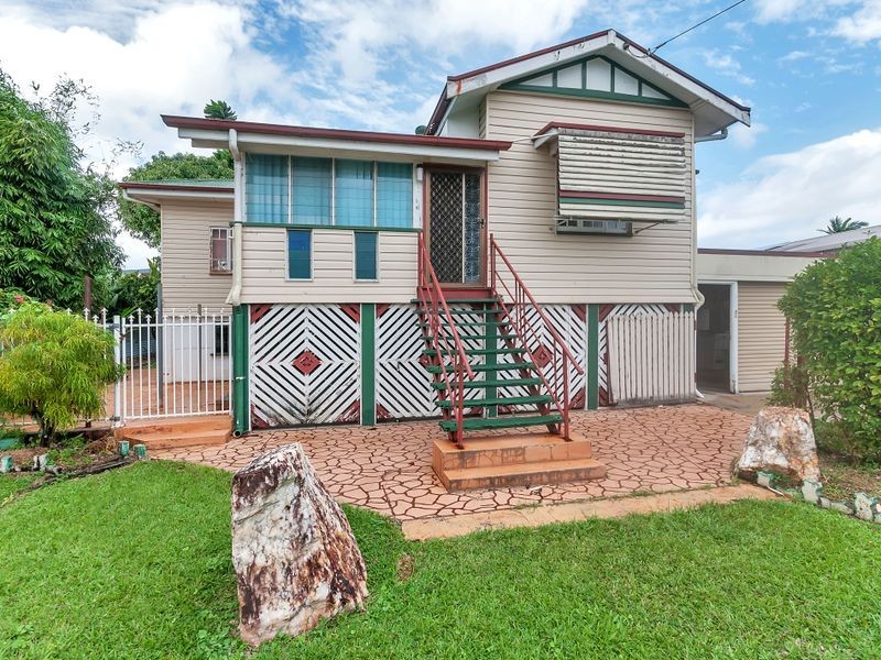 9 Moody Street, Manunda QLD 4870