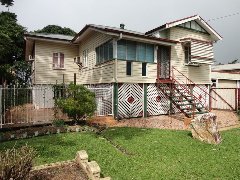 9 Moody Street, Manunda QLD 4870